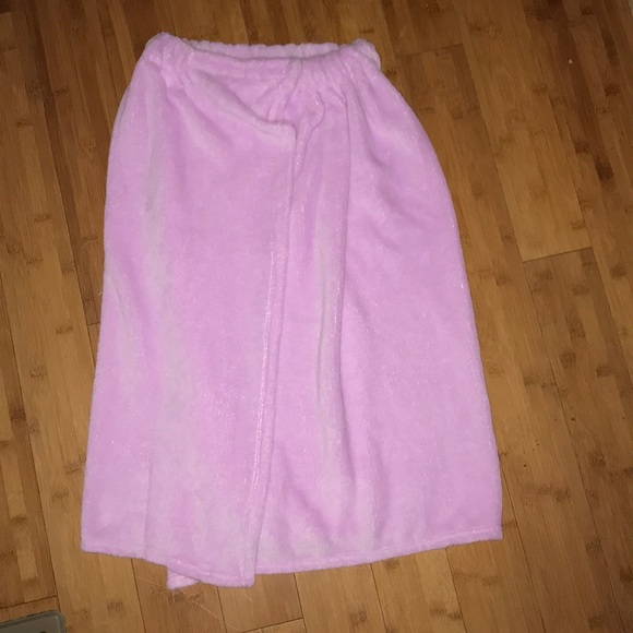 Other - Soft pink bath wrap